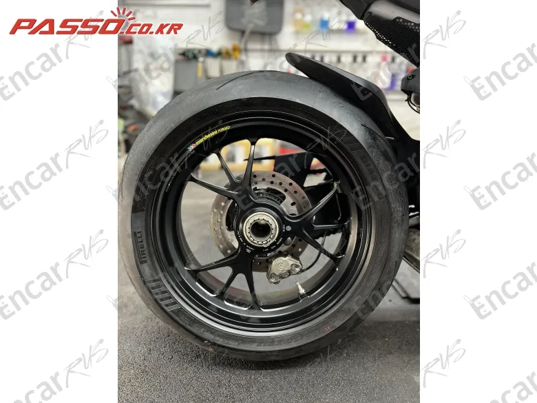 Ducati Panigale V4 S - фото 3