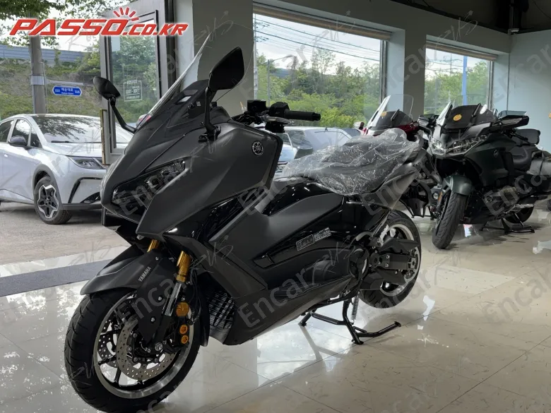 Yamaha T Max 560 - фото 1