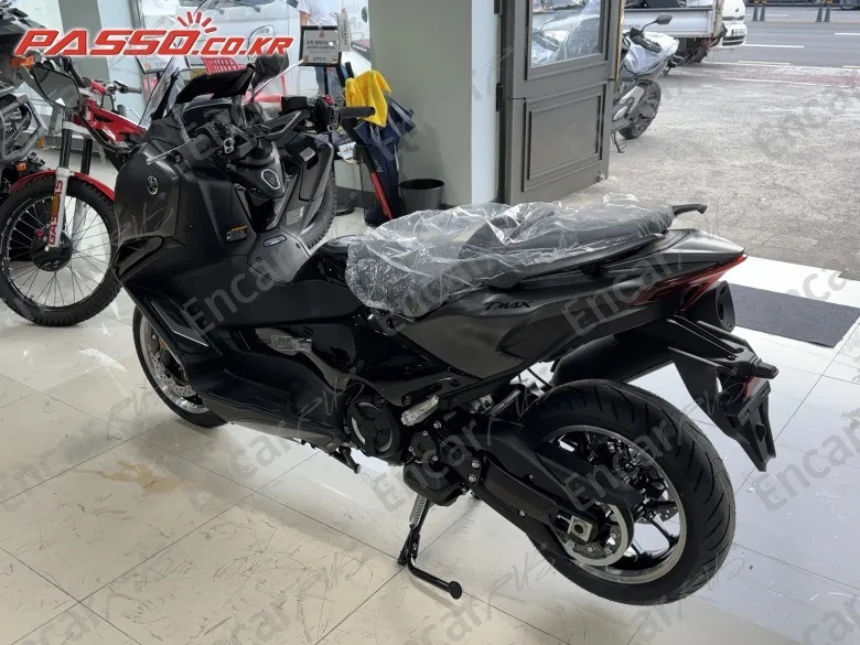 Yamaha T Max 560 - фото 2