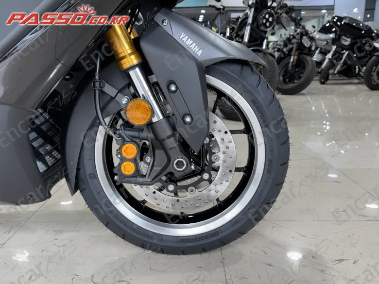 Yamaha T Max 560 - фото 5