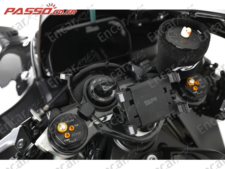 Yamaha Yzf R1 - фото 3