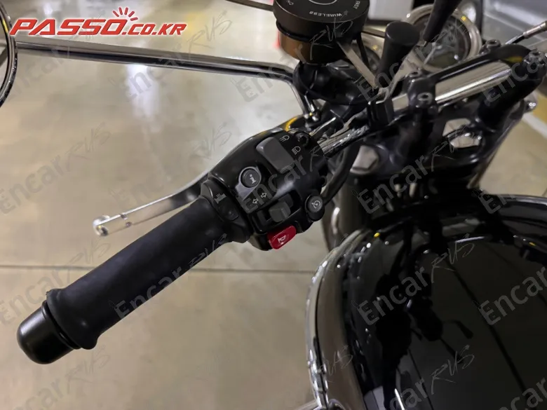 Triumph Bonneville T120 - фото 3