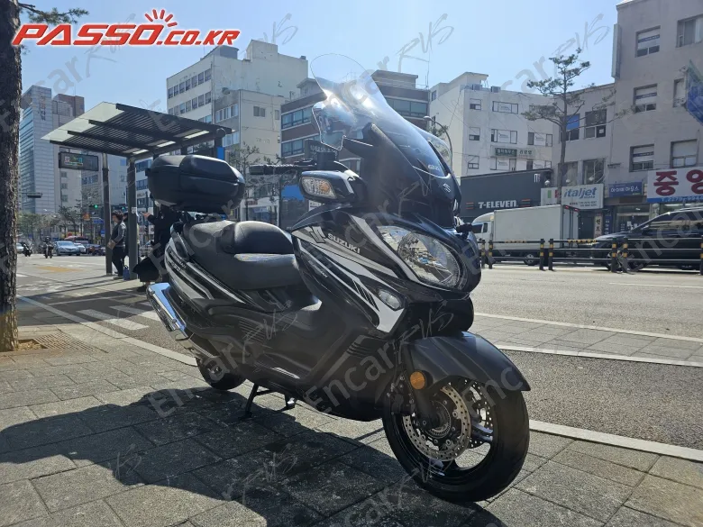 Suzuki Burgman 650 - фото 6