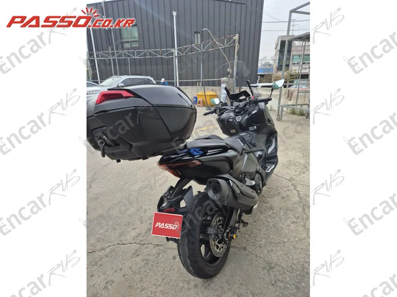 Yamaha T Max 560 - фото 2