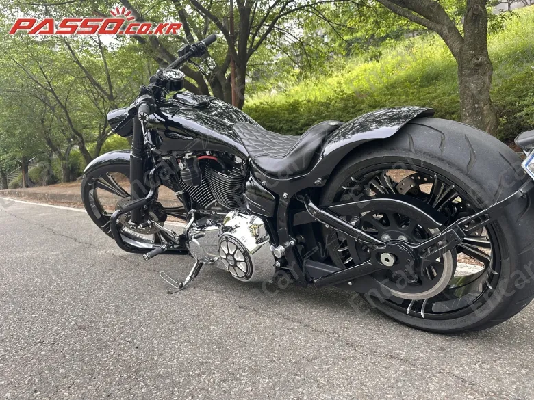 Harley-Davidson Breakout - фото 1
