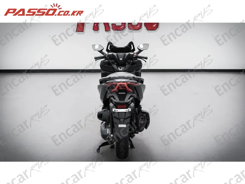 Honda Forza 350 - фото 2