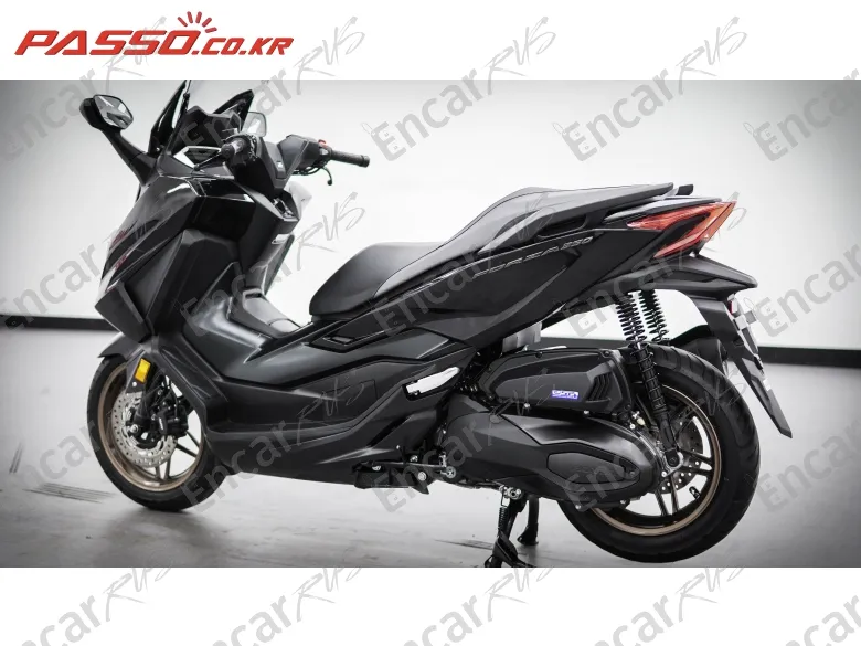 Honda Forza 350 - фото 3