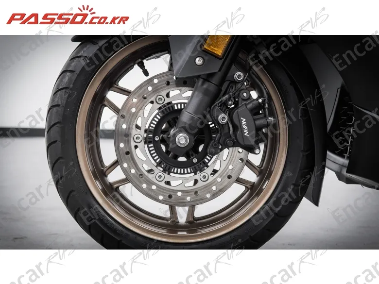 Honda Forza 350 - фото 5