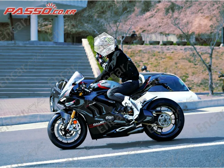 Ducati Panigale V4 R - фото 1