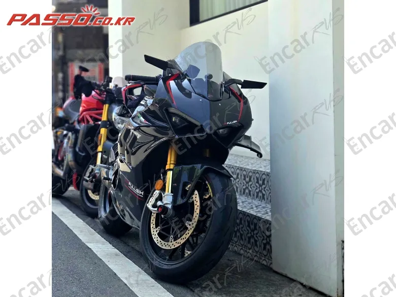 Ducati Panigale V4 R - фото 3