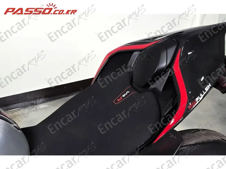 Ducati Panigale V4 R - фото 6