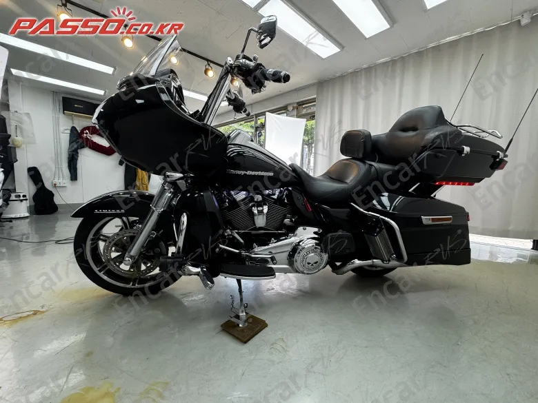 Harley-Davidson Road Glide Limited - фото 1