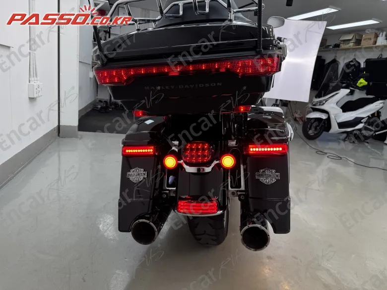 Harley-Davidson Road Glide Limited - фото 2