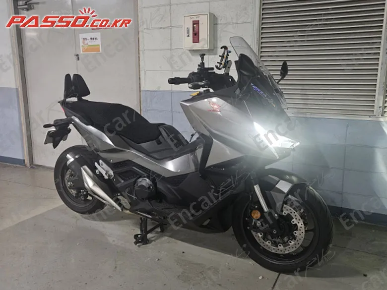 Honda Forza 750 - фото 0