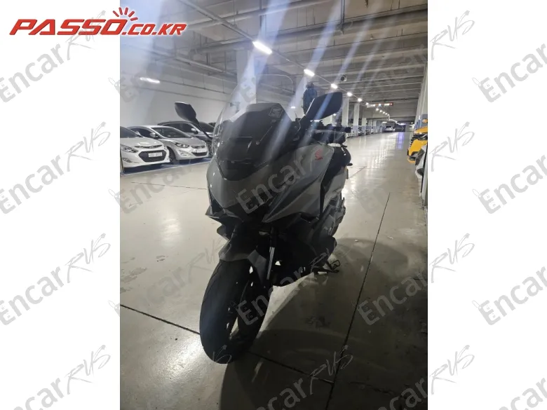 Honda Forza 750 - фото 1