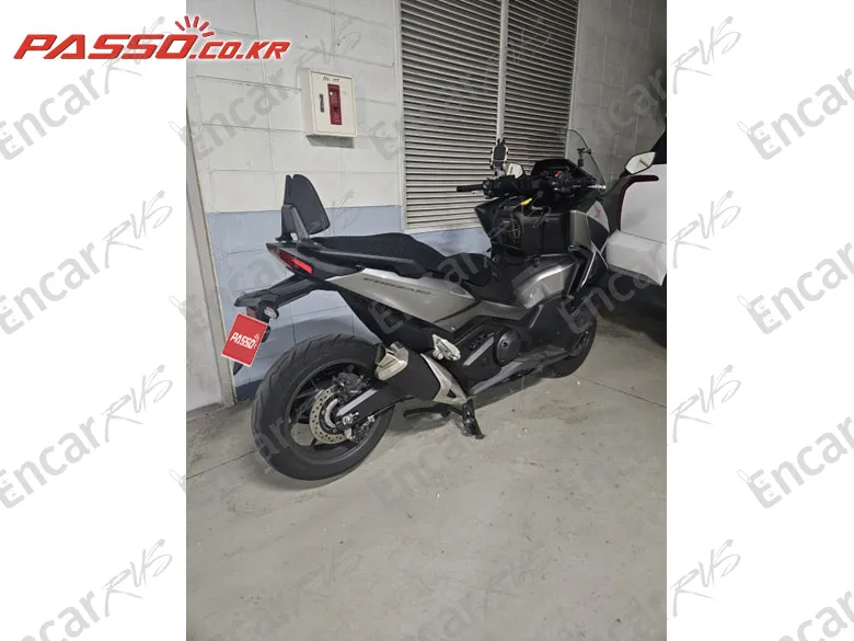 Honda Forza 750 - фото 2