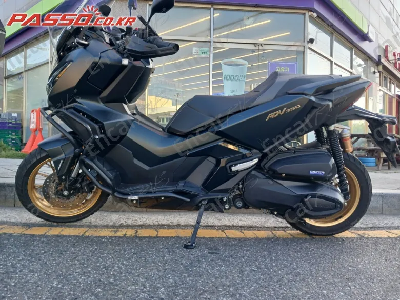 Honda Adv 350 - фото 1