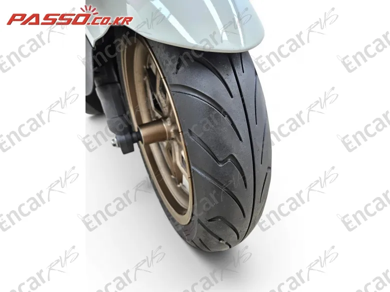 Honda Forza 350 - фото 5
