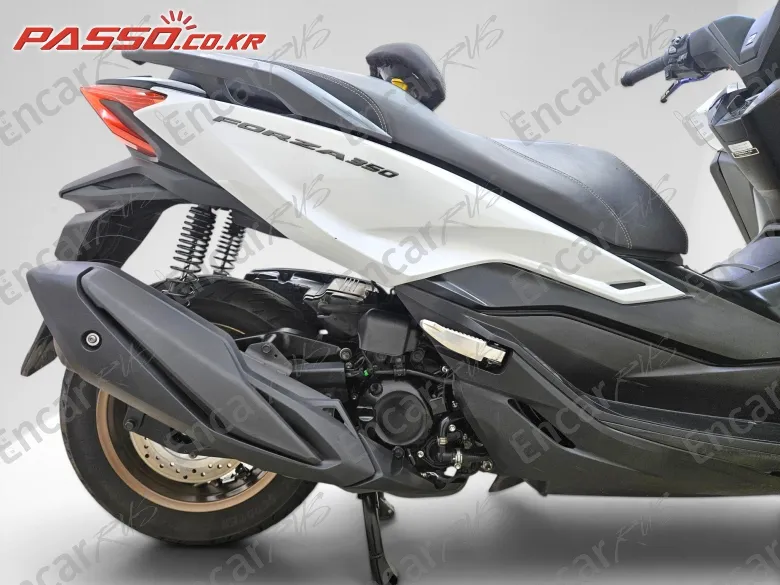 Honda Forza 350 - фото 6