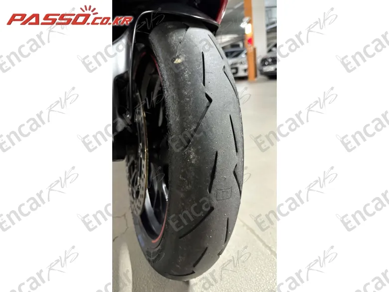 Ducati Panigale V2 - фото 3