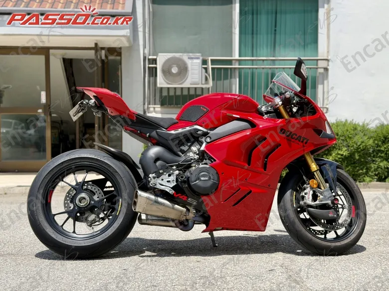Ducati Panigale V4 S - фото 0