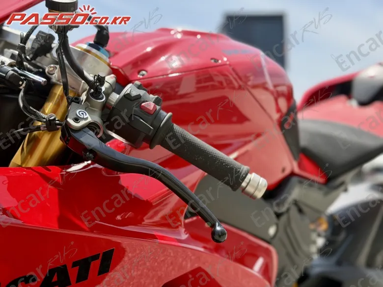 Ducati Panigale V4 S - фото 3