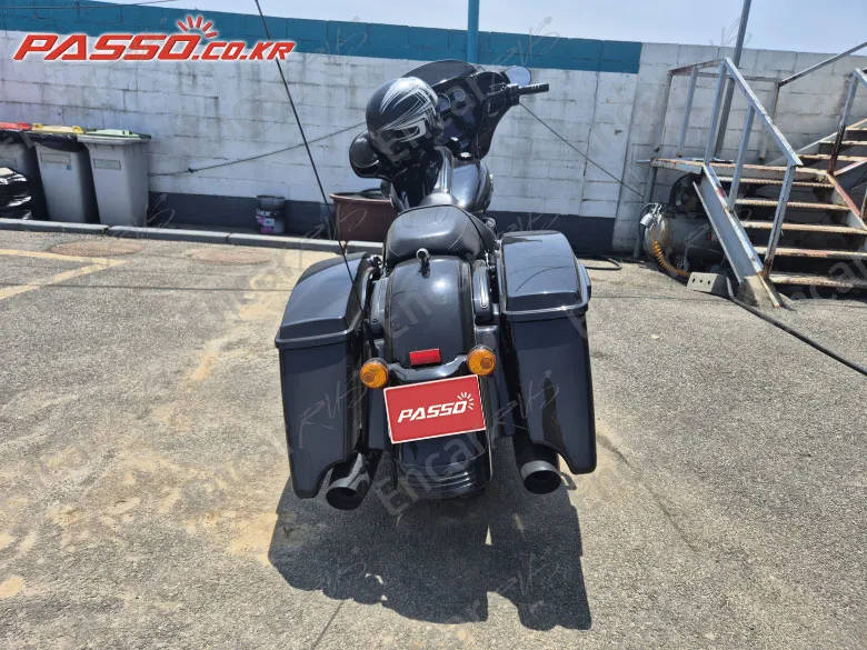 Harley-Davidson Flhx - фото 2