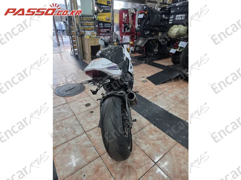 Suzuki Gsx R 1000 R - фото 2