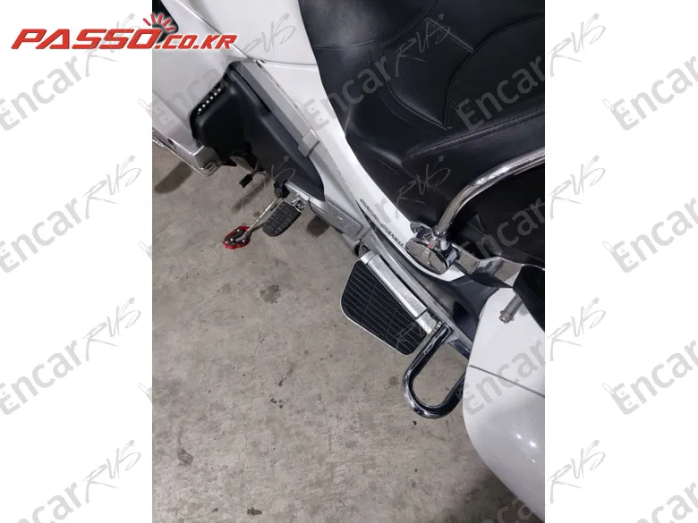 HONDA GOLDWING 1800 - фото 6
