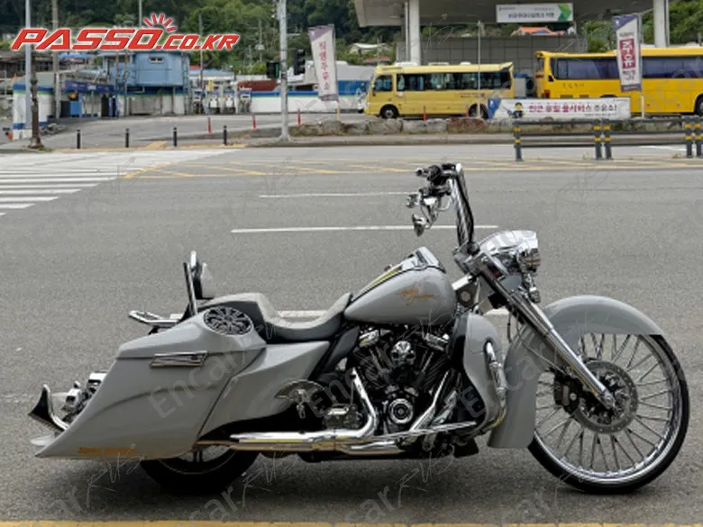Harley-Davidson Flhr - фото 0