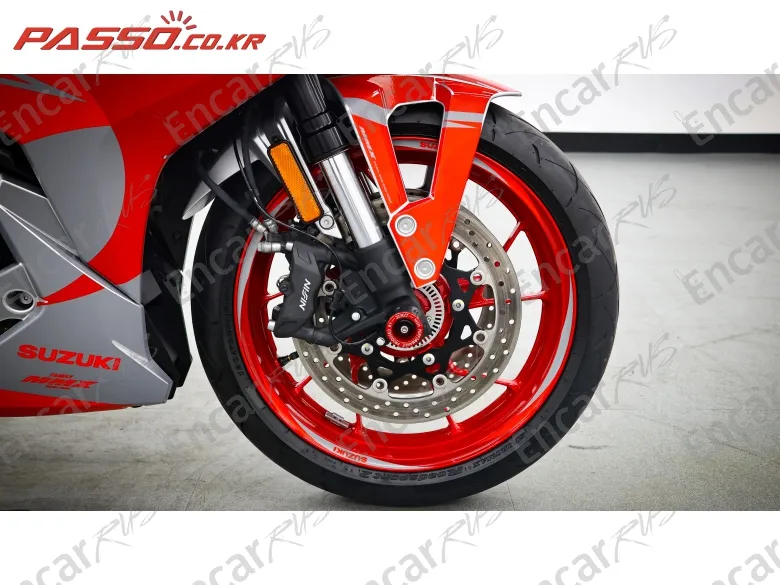 Suzuki Gsx 8 R - фото 5