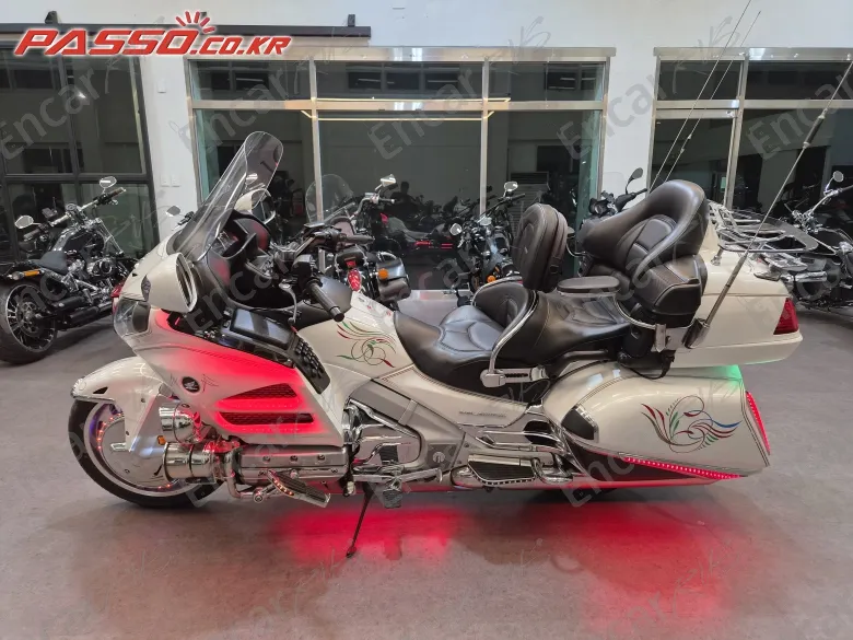HONDA GOLDWING 1800 - фото 1