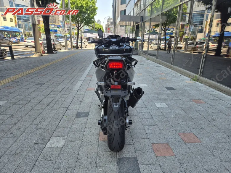 Honda Forza 750 - фото 2