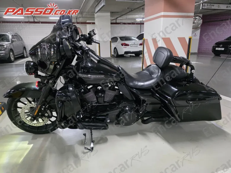 Harley-Davidson Flhxs Street Glide Special - фото 1