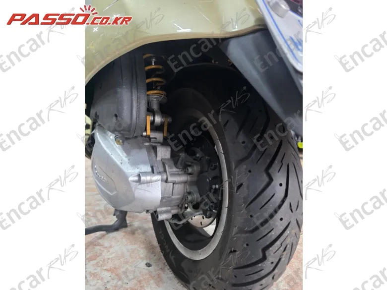 Vespa Gts 300 75th Special Edition - фото 5