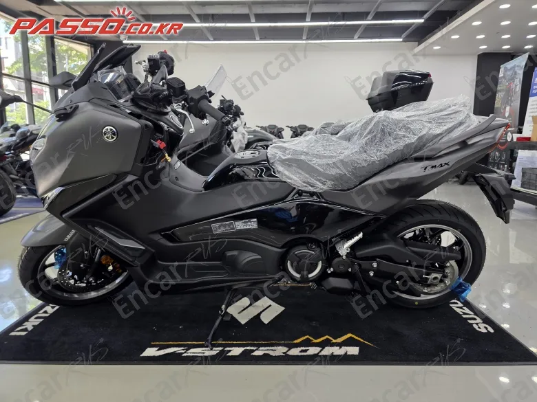 Yamaha T Max 560 - фото 1