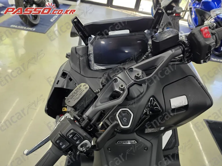 Yamaha T Max 560 - фото 3