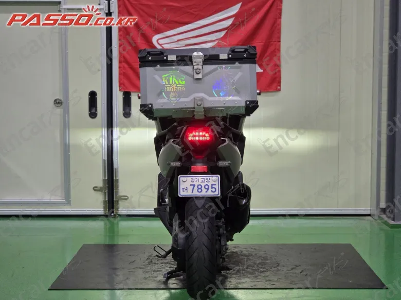 Honda Forza 750 - фото 2
