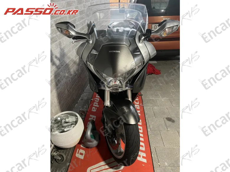 HONDA VFR 1200F FD - фото 5