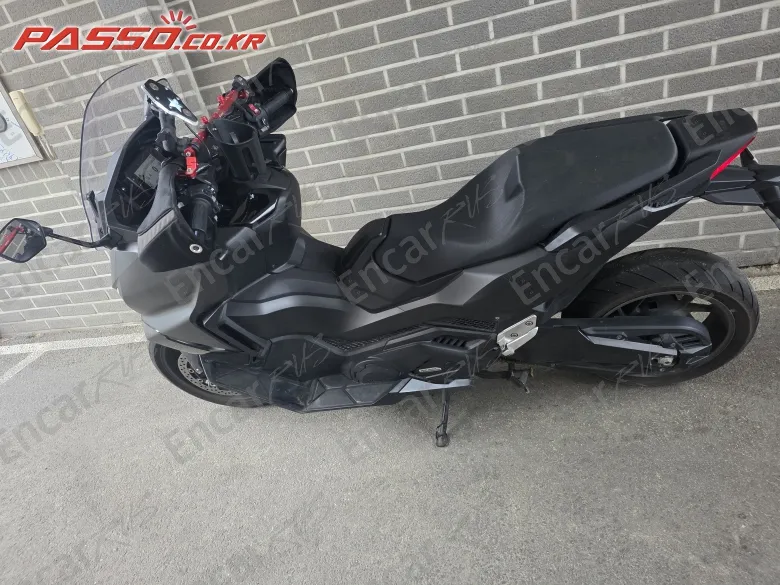 Honda Forza 750 - фото 1