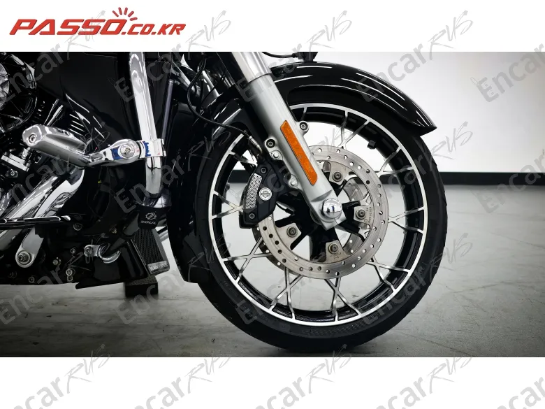 Harley-Davidson Flhxs Street Glide Special - фото 5
