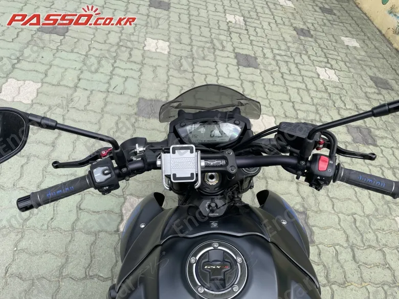 Suzuki Gsx S 1000 - фото 4