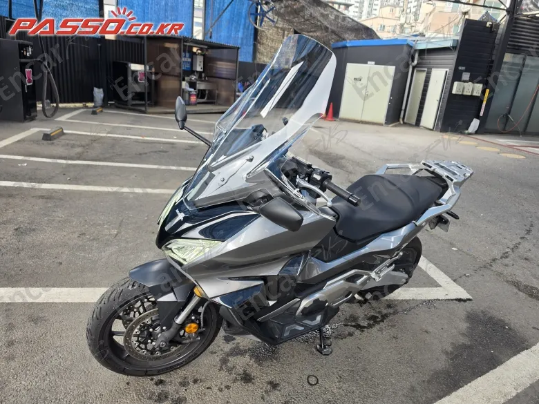 Honda Forza 750 - фото 1