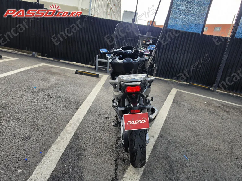Honda Forza 750 - фото 2