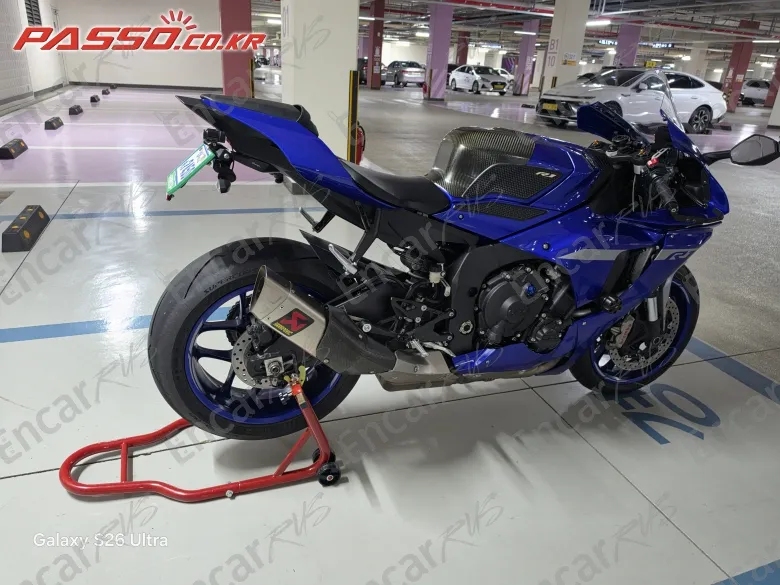 YAMAHA YZF R1 - фото 0