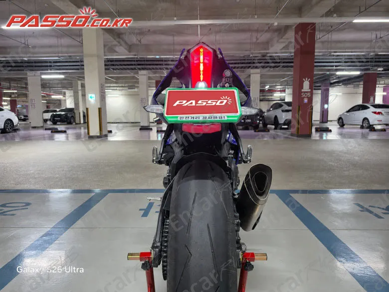 YAMAHA YZF R1 - фото 2