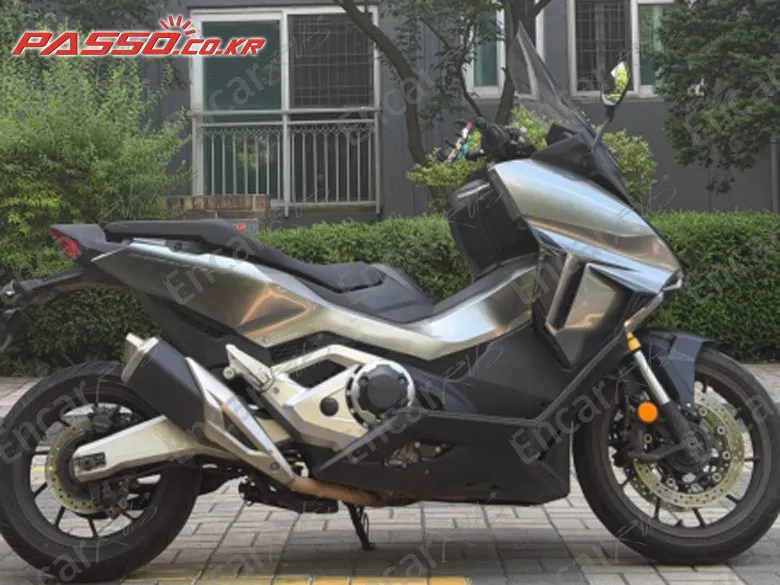 Honda Forza 750 - фото 0