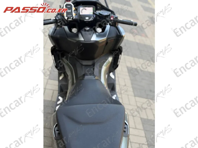 Honda Forza 750 - фото 3