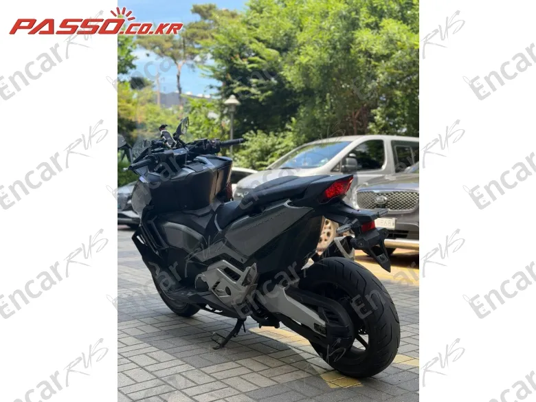 Honda Forza 750 - фото 4