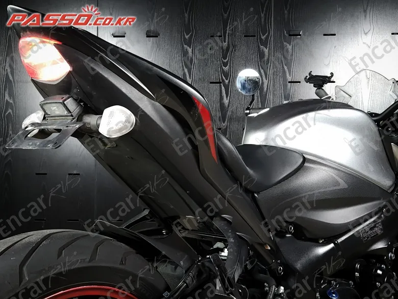 Suzuki Gsx S 1000 - фото 6